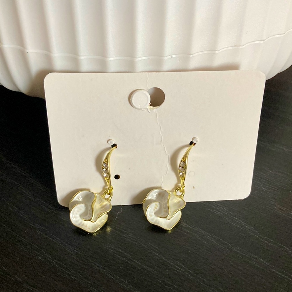White floral earing